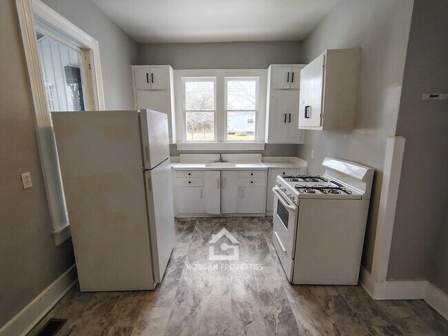 Foto del edificio - 903 College Dr