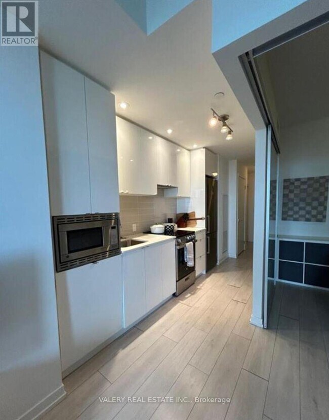 Building Photo - 49 E Liberty St