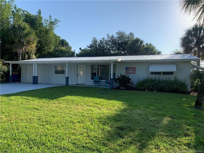 Building Photo - 3483 NE Indian Ct