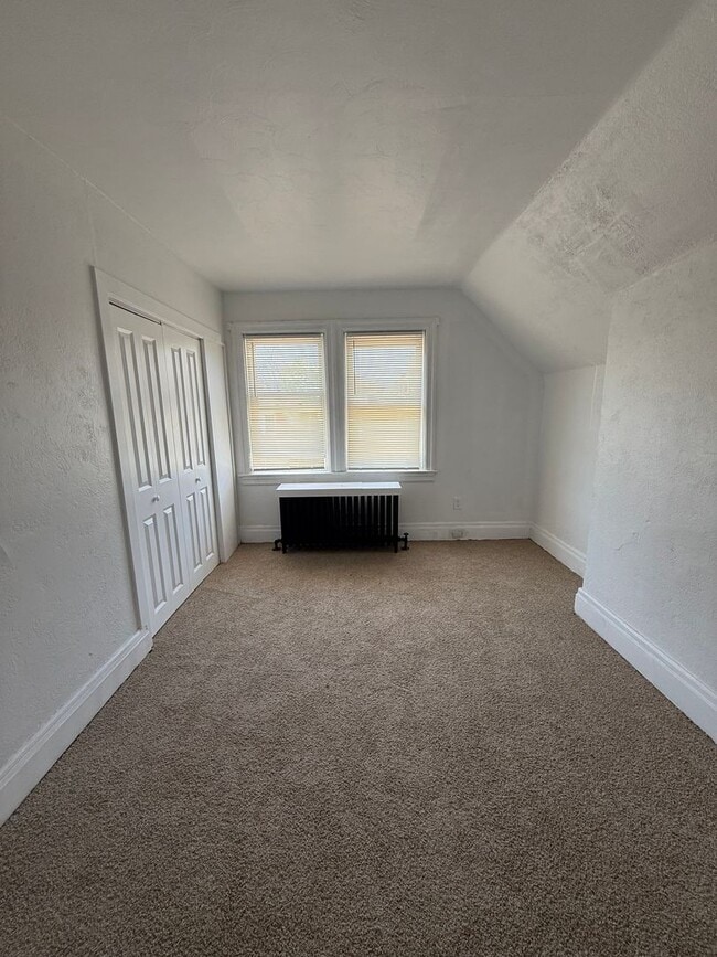 Building Photo - Charming 2-Bedroom, 1-Bath Home