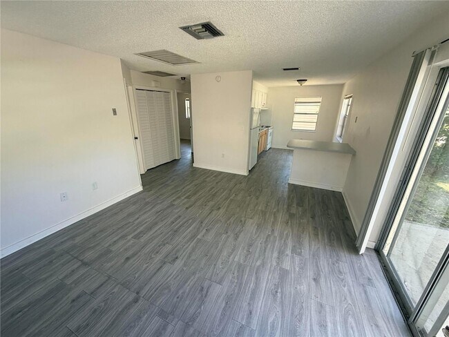 Foto del edificio - 7434 Chapel Ave