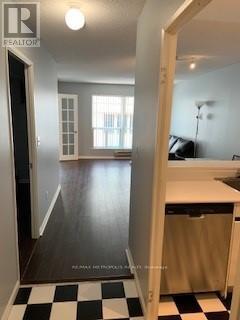 Building Photo - 7 Carlton St.