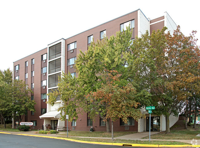 Primary Photo - Rosemount Plaza Apartments