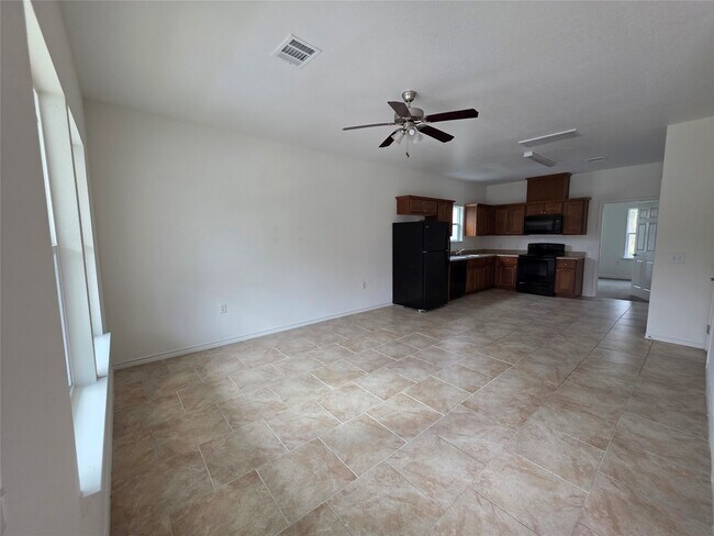 Building Photo - 6110 White Oak Dr