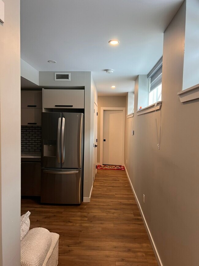 Building Photo - 1375 Maxime St