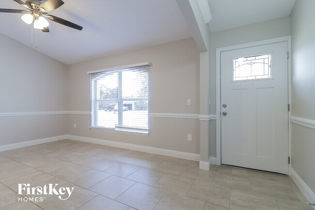 Foto del edificio - 6633 Emil Ave