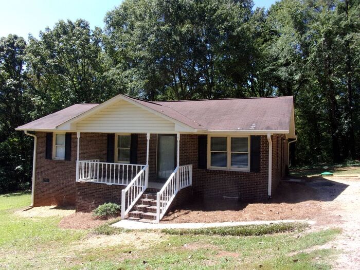 Primary Photo - Off McConnells Hwy 3 Bedroom 1 Bath Brick ...
