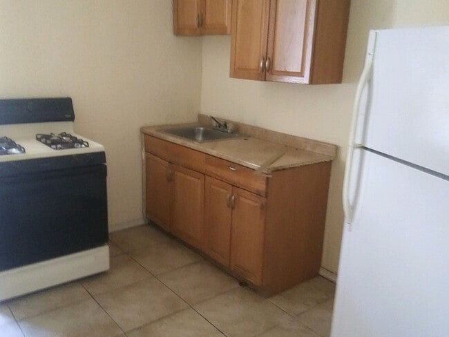 Photo - 6037 Pine St Apartment