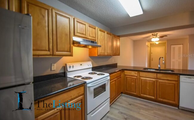 Building Photo - 644 Kenwick Cir