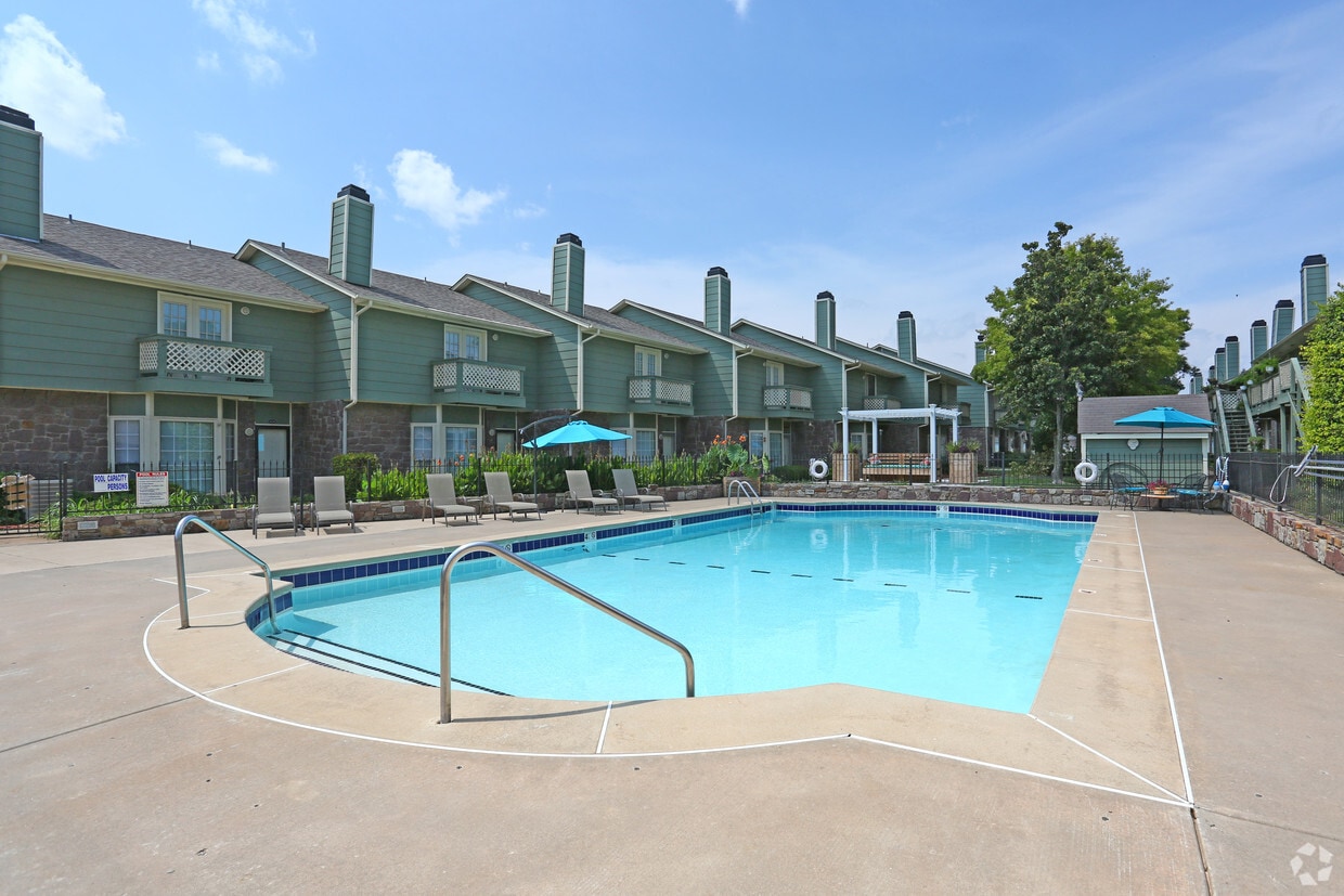 Stonebridge Townhomes 4108 Cove Dr Yukon, OK Apartments for Rent in