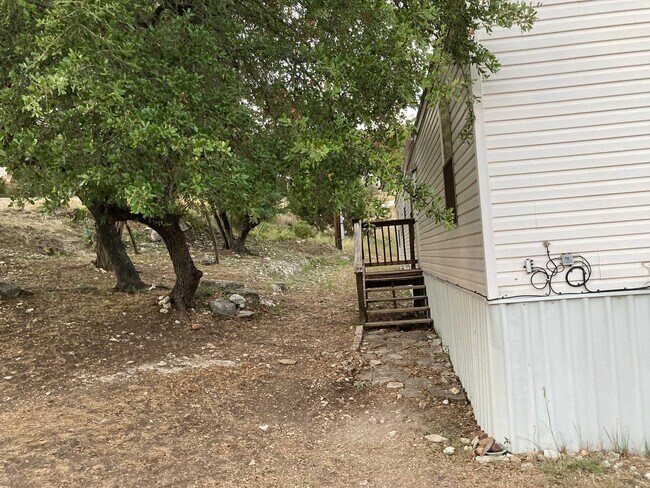 Foto del edificio - 385 Duck Mountain Ln