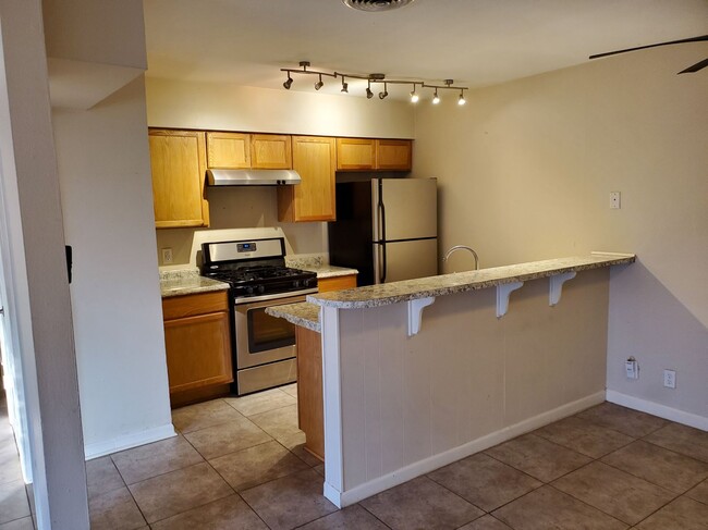 Building Photo - 2403 Ventura Dr