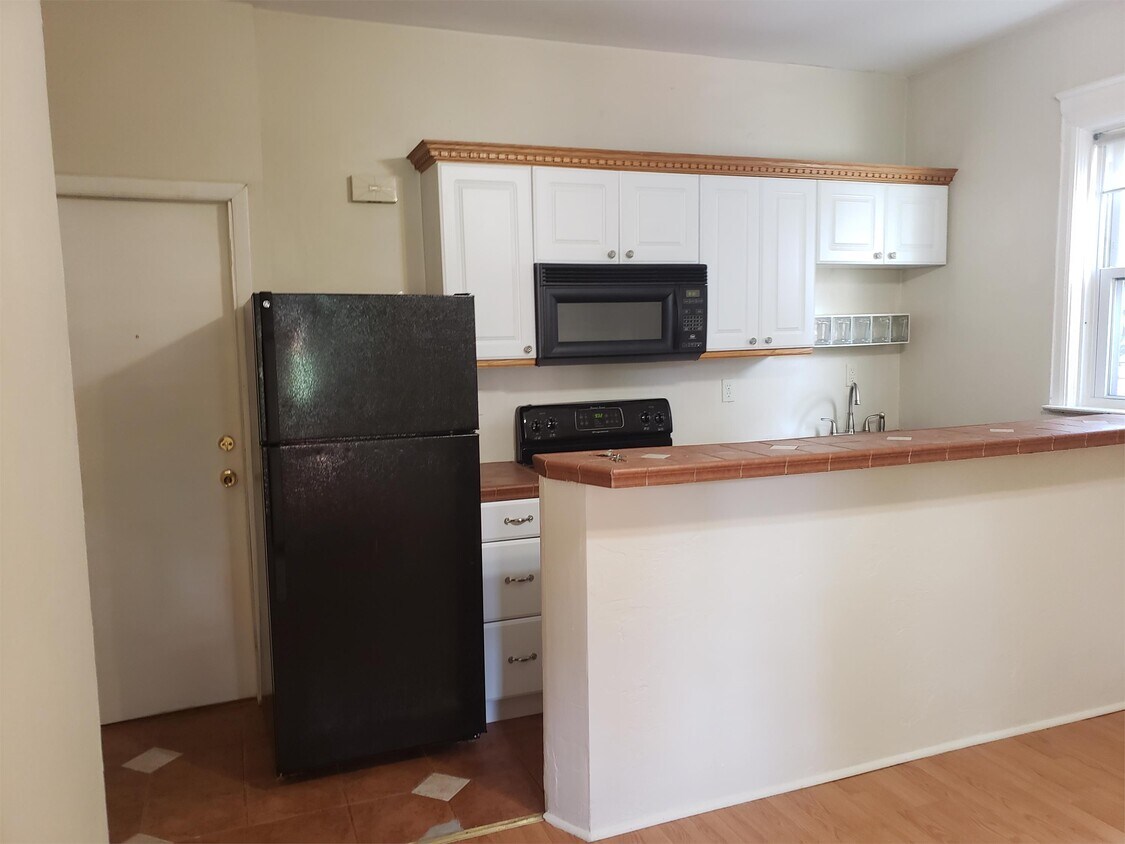 Primary Photo - 620 Summerlea St