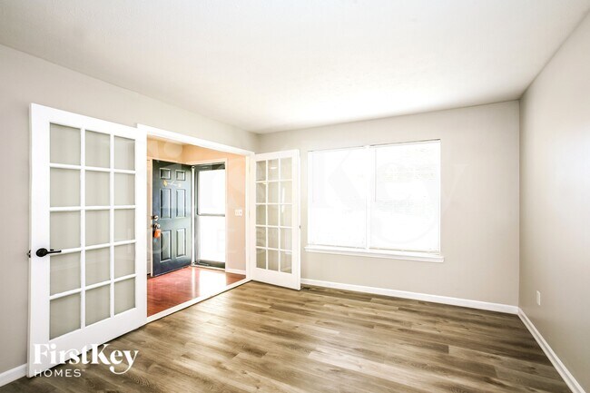 Foto del edificio - 8438 Aviva Ln