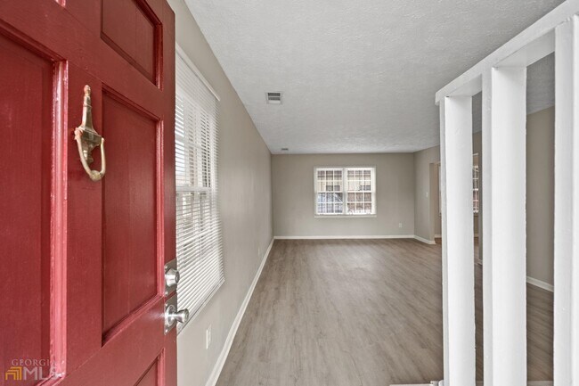 Building Photo - 1351 Lucile Ave SW