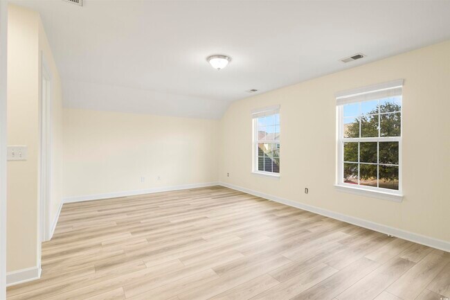 Building Photo - 3284 Saddlewood Cir