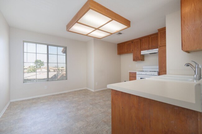 Foto del edificio - 1365 Crafton Ave