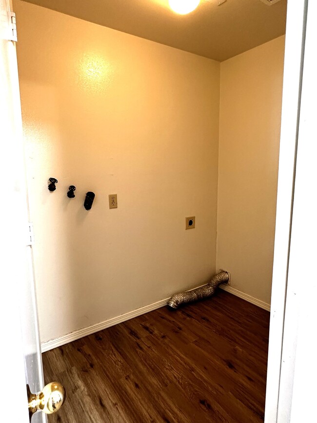 Building Photo - 1204 Onyx Ct
