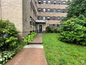 Building Photo - 230 Farmington Ave
