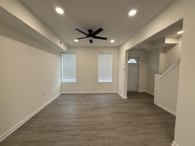 Foto del edificio - 5215 Ready Ave
