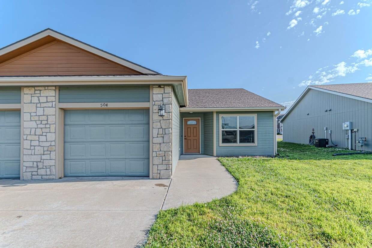 Primary Photo - Duplex in Prairie Lakes