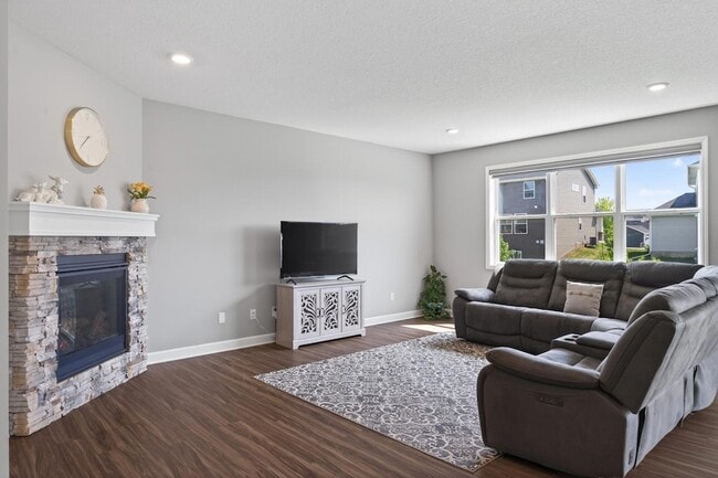 Foto del edificio - 1559 Edgebrook Ln