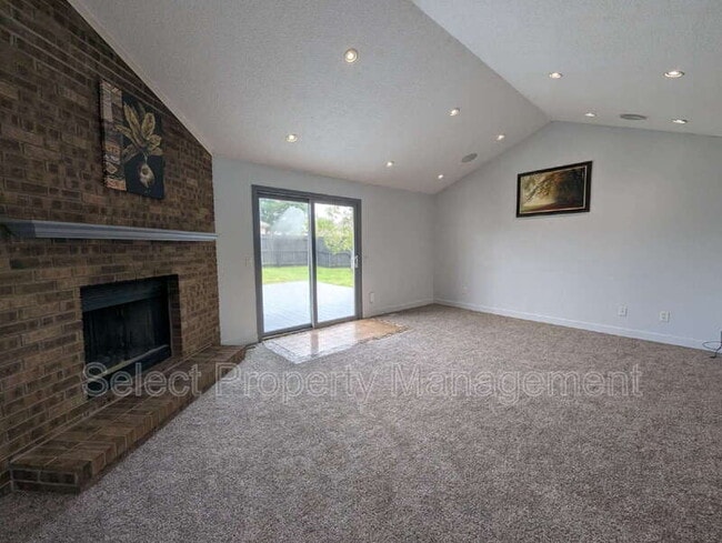 Building Photo - 7812 Brookfield Dr