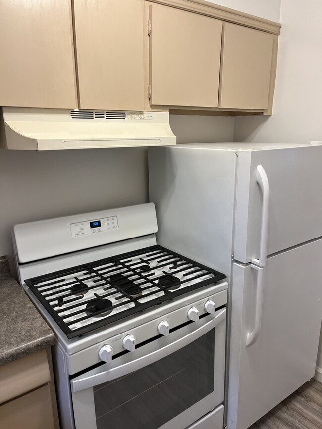 Building Photo - 1329 N Jenison Ave