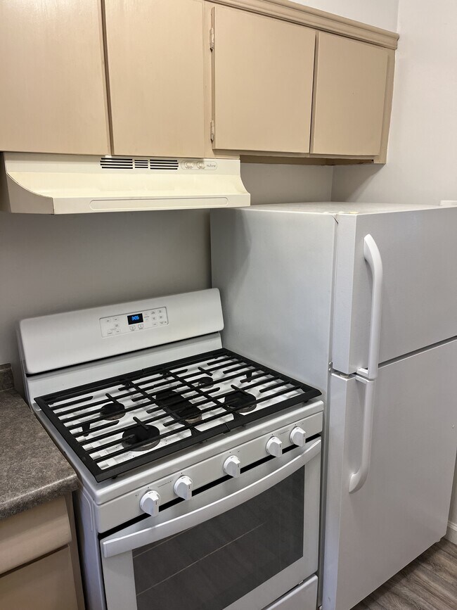 Foto del edificio - 1329 N Jenison Ave