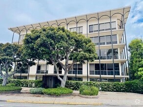 Building Photo - 800 Prospect St