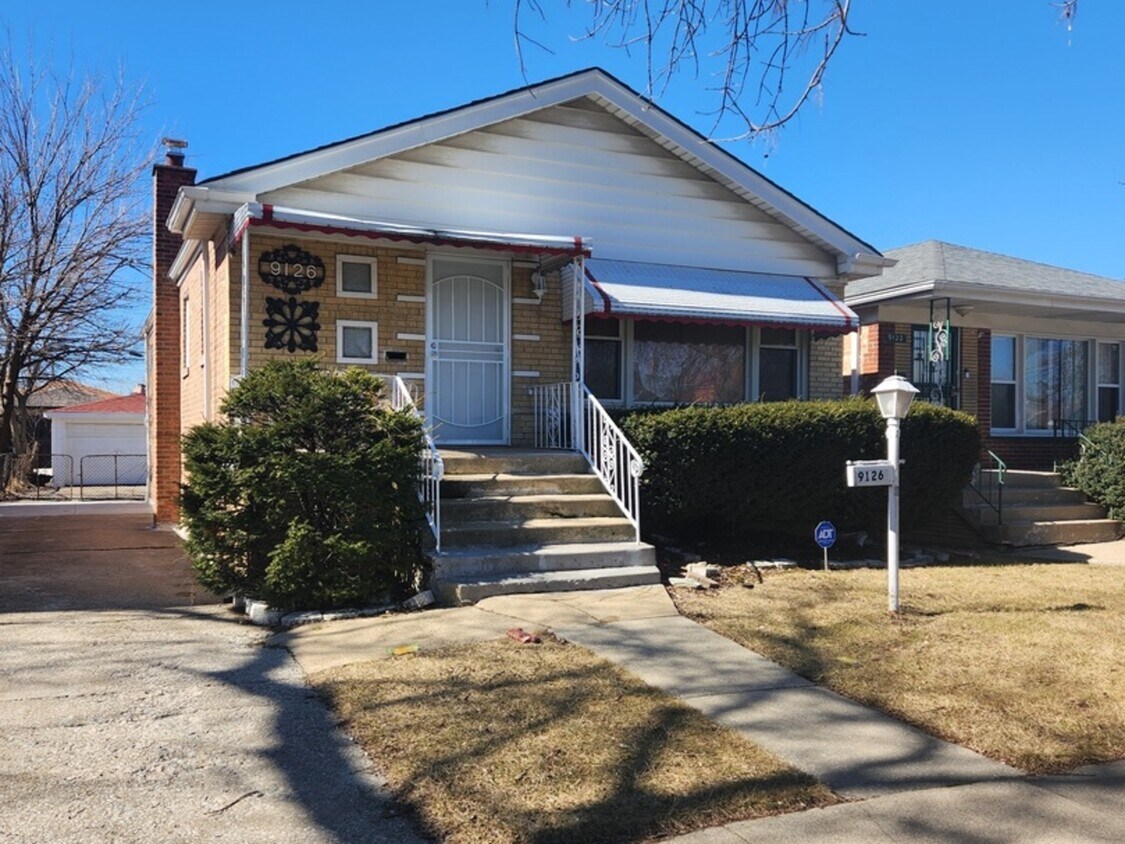 Foto principal - 9126 S Emerald Ave