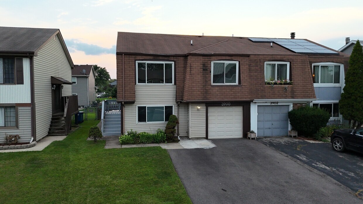 Foto principal - 3900 Sandpiper Dr