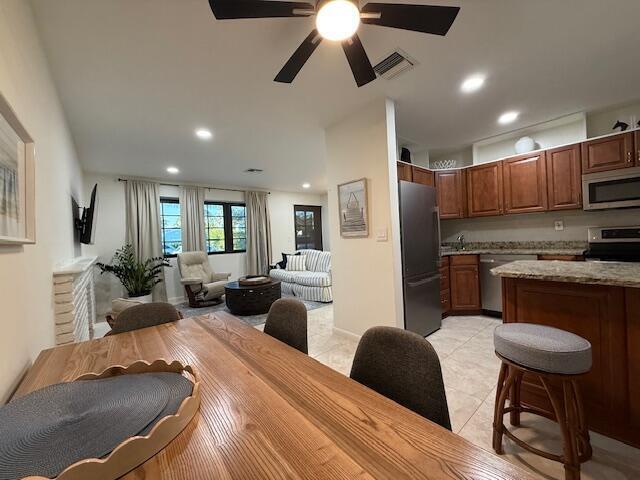 Foto del edificio - 340 Leigh Rd