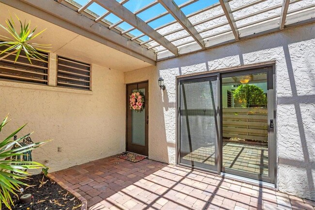 Building Photo - 123 Pinehurst Dr