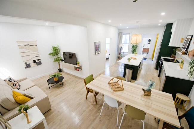 Photo du bâtiment - 2390 Rue Frontenac