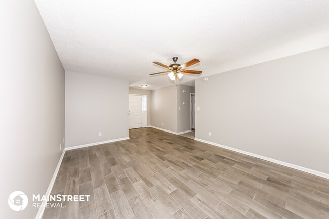 Building Photo - 1701 Driftwood Ln