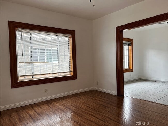 Foto del edificio - 609 Camulos St