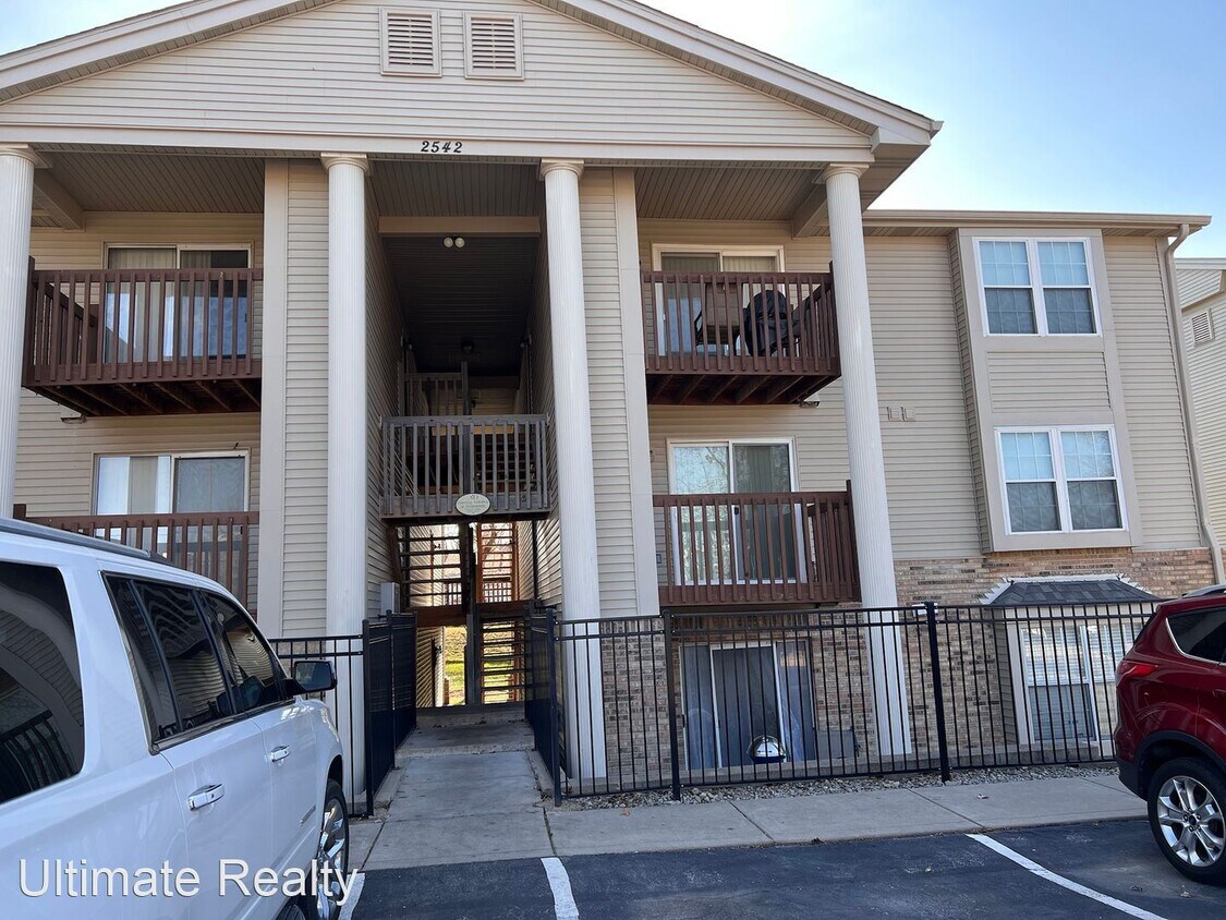 2 br, 2 bath House 2542 Creve Coeur Mill... House for Rent in Maryland Heights, MO