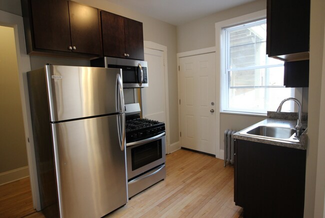 Modern Kitchen - 4409 N La Crosse Ave