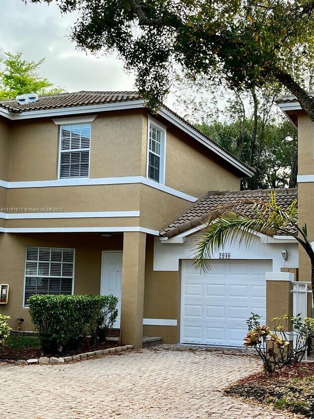 Primary Photo - 2940 NW 99th Ter
