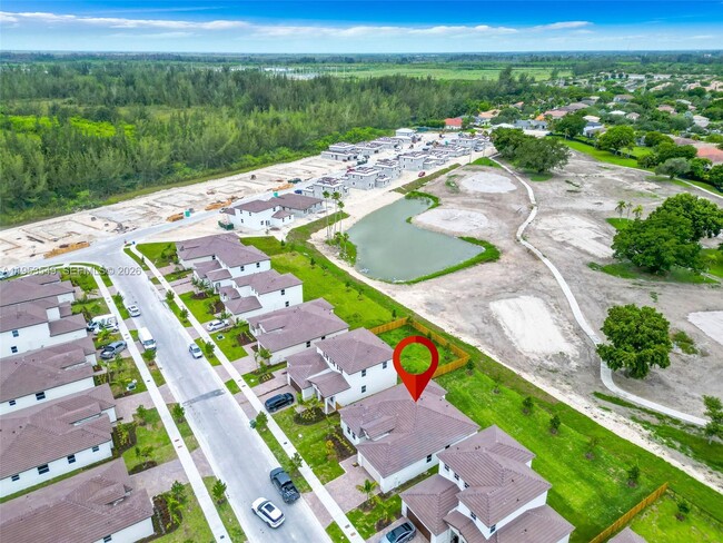 Building Photo - 2960 SE 23rd Ave