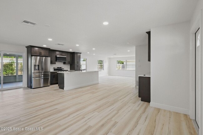 Building Photo - 280 Antigua Dr
