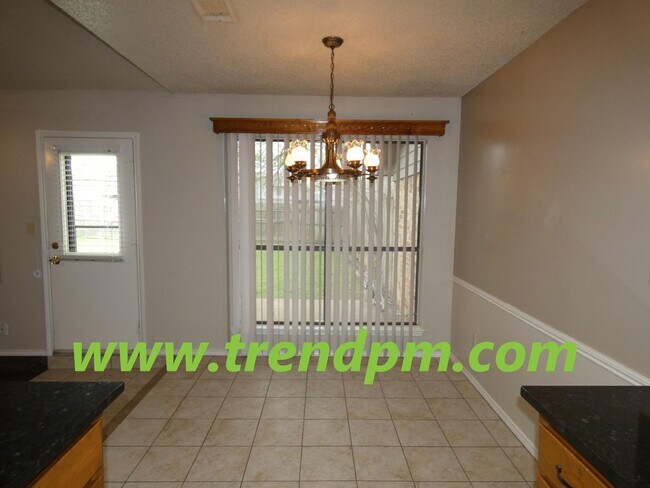 Foto del edificio - 412 Asbury Dr