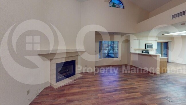 Building Photo - 107 E Horizon Cir
