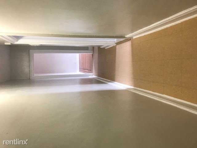 Foto del edificio - 1 br, 1 bath  - 3405 28th Ave Jr Unit