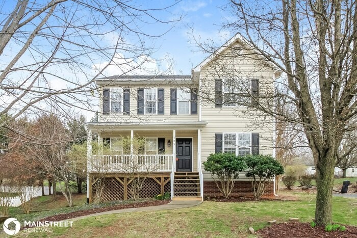 Primary Photo - 725 Wallridge Dr, Winston-Salem, NC 27106
