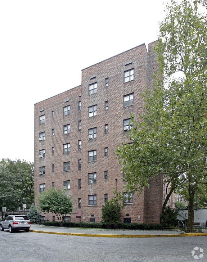 Foto del edificio - 30-40 Fleetwood Ave