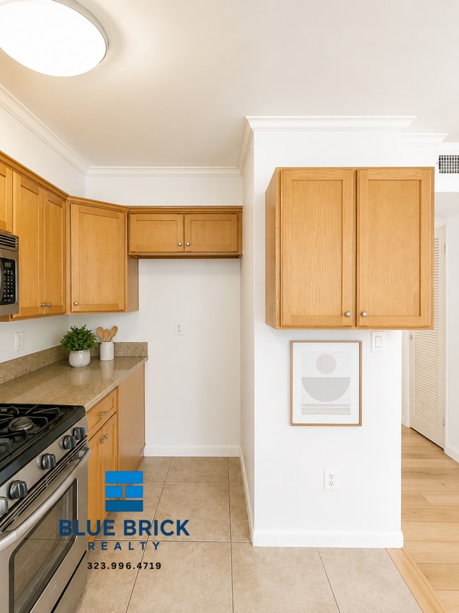 Building Photo - 13623 Sherman Way