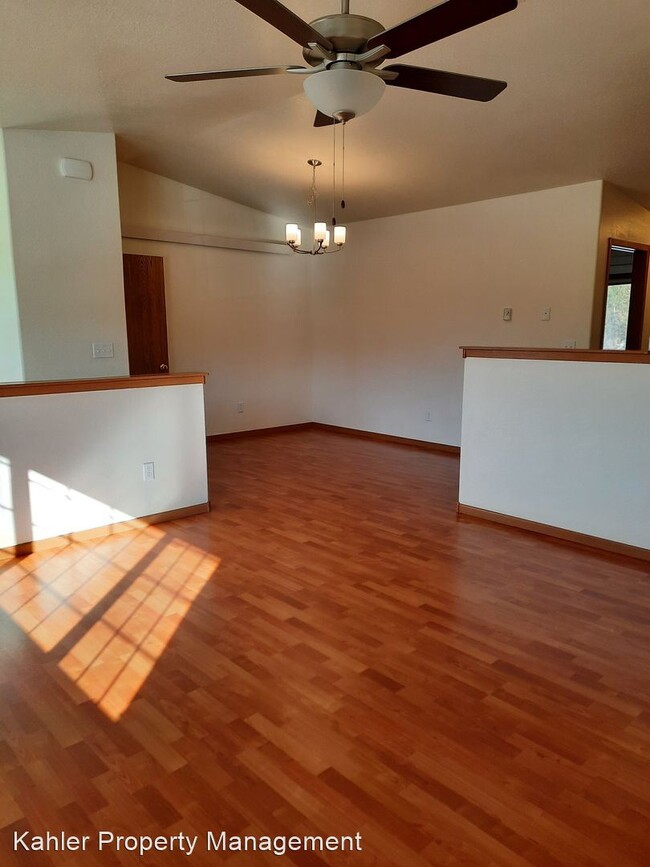 Building Photo - 2 br, 2 bath House - 3850 Park Dr. #5