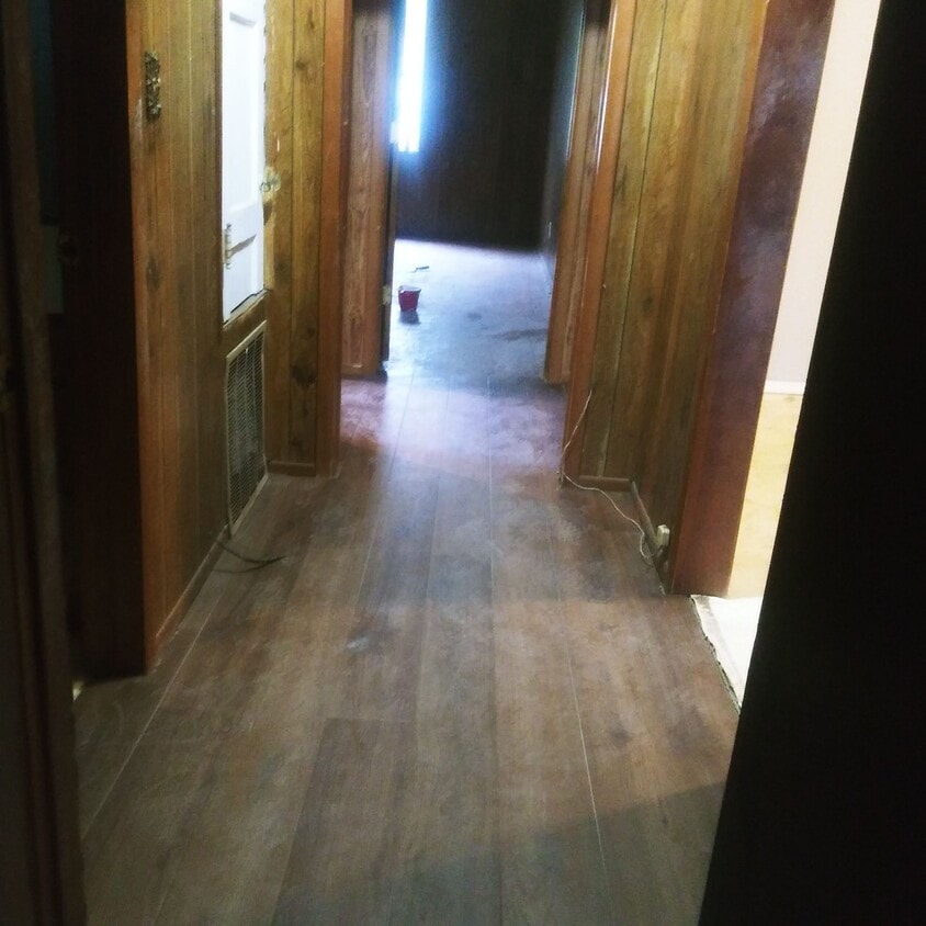 Building Photo - 756 W Peach Ave